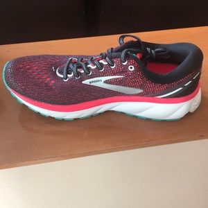 Brooks Ghost 11